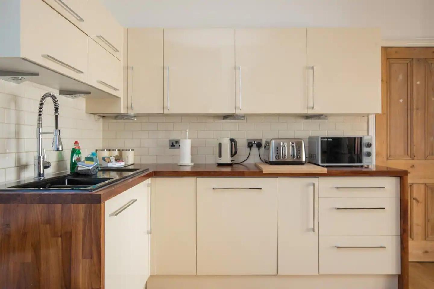 Grand Victorian House, Parking & River Walks Windsor Ngoại thất bức ảnh