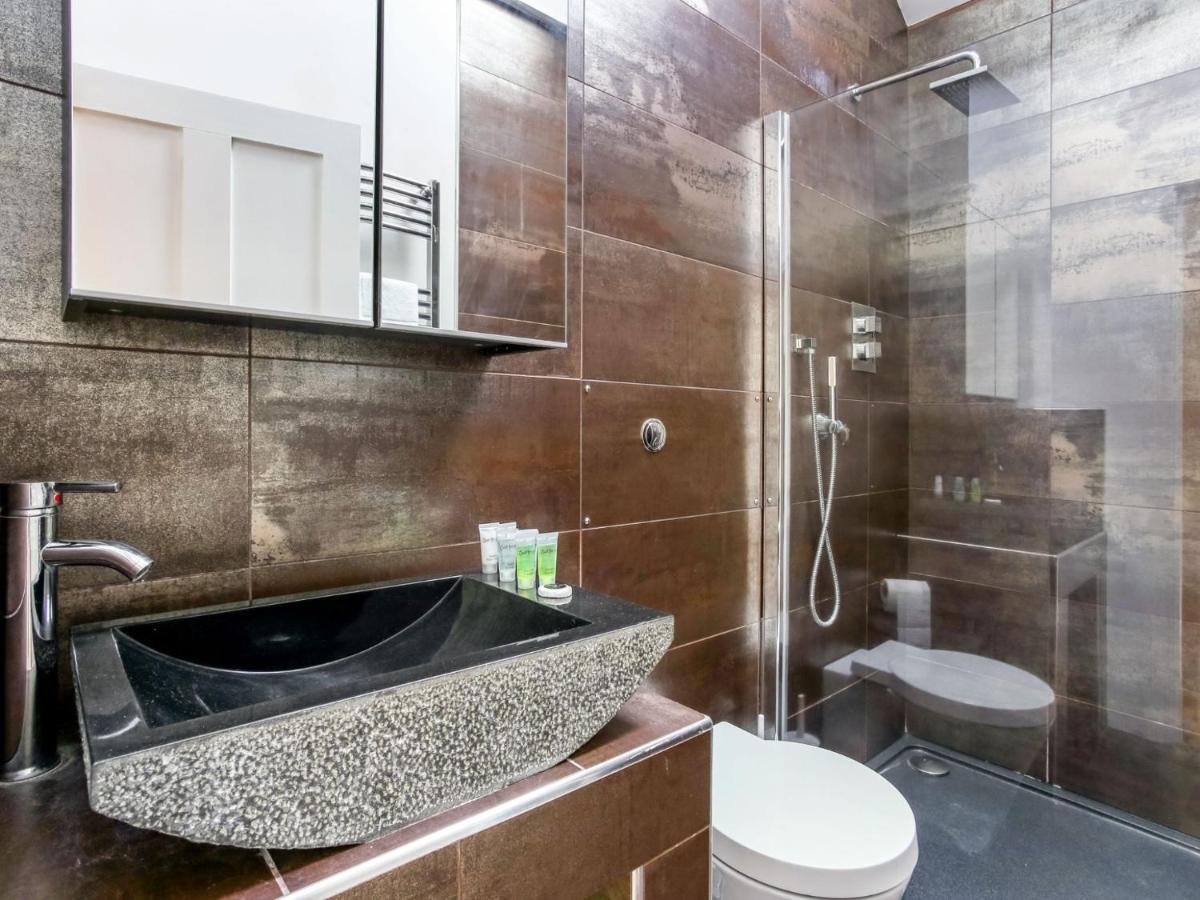 Grand Victorian House, Parking & River Walks Windsor Ngoại thất bức ảnh